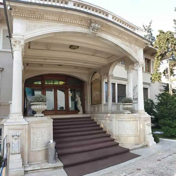 Ceauşescu Mansion