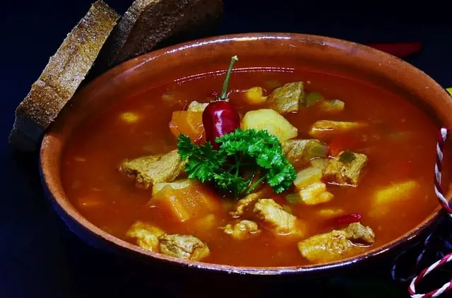 מרק גולש הונגרי אותנטי