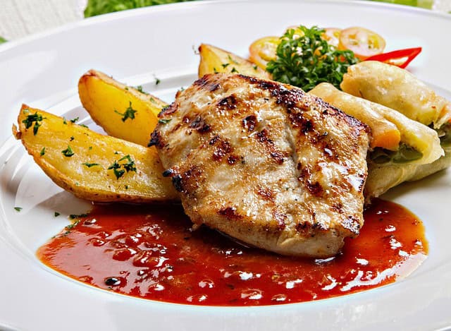 Barbizon Steak House: סטייקים קלאסיים באווירה יוקרתית
